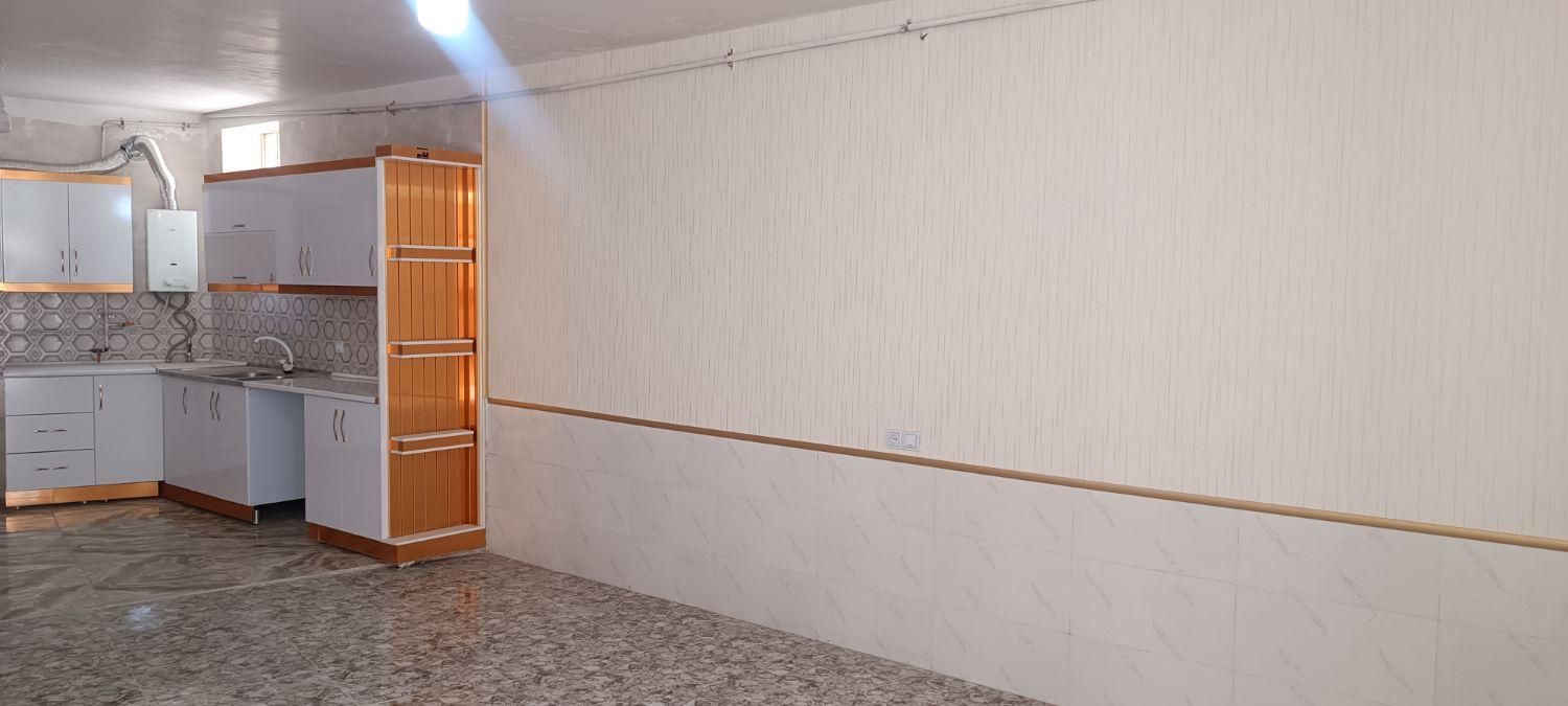 معاوضه حیاط دار کفترک با آپارتمان و خودرو|فروش خانه و ویلا|شیراز, کفترک|دیوار