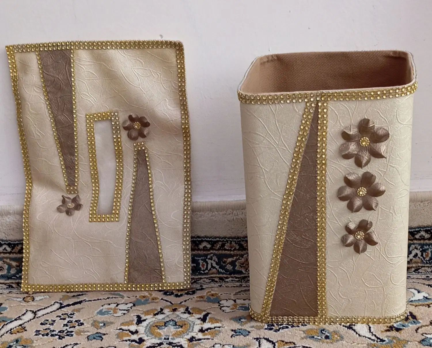 ست جعبه سطل و دستمال چرمی کار دست|صنایع دستی و سایر لوازم تزئینی|مشهد, امام رضا (ع)|دیوار