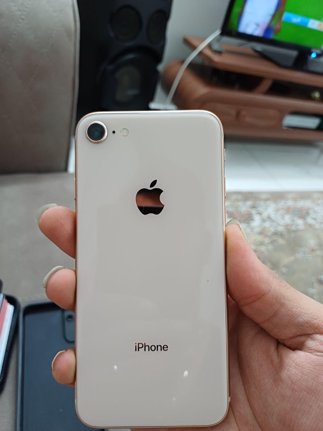 اپل iPhone 8 ۶۴ گیگابایت|موبایل|تهران, جوادیه|دیوار