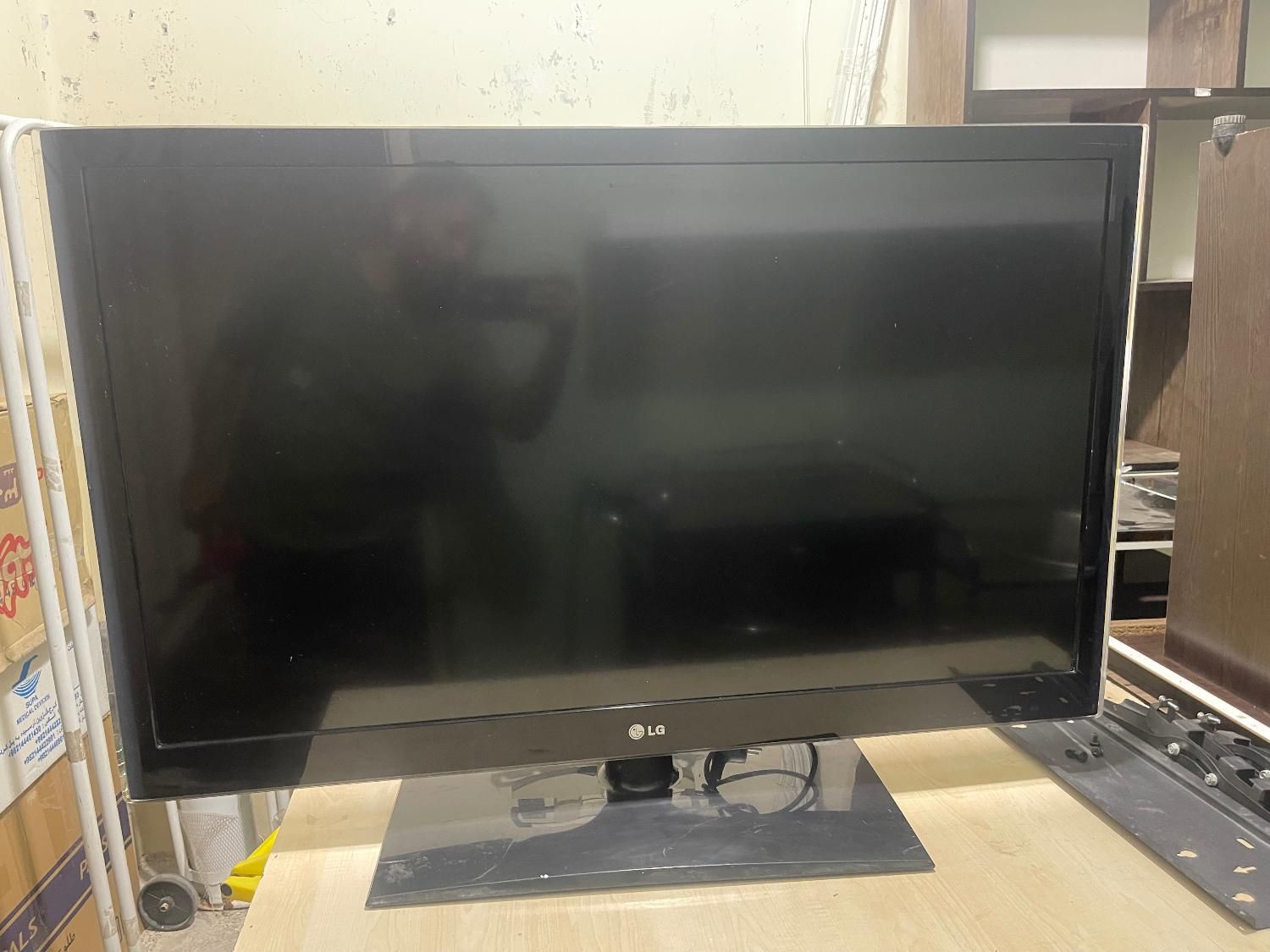 تلویزیون LG  42 اینچ LED  گیرنده دیجیتال داخلی|تلویزیون و پروژکتور|تهران, شارق|دیوار
