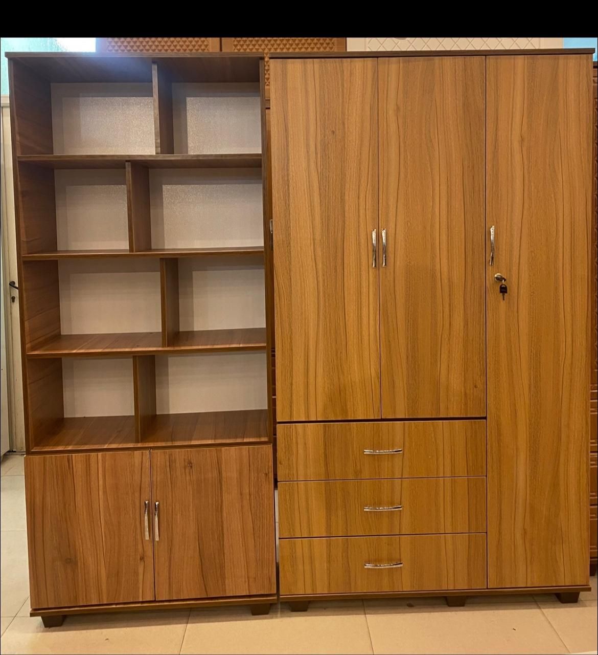 کتابخانه|کتابخانه، شلف، قفسه‌های دیواری|کاشان, گارزگاه|دیوار