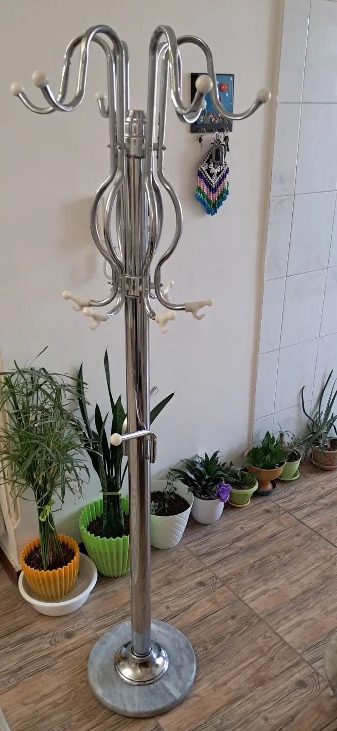 چوب لباسی رخت آویز ایستاده استیل کارکرده|بندرخت و رخت‌آویز|کرج, برغان|دیوار