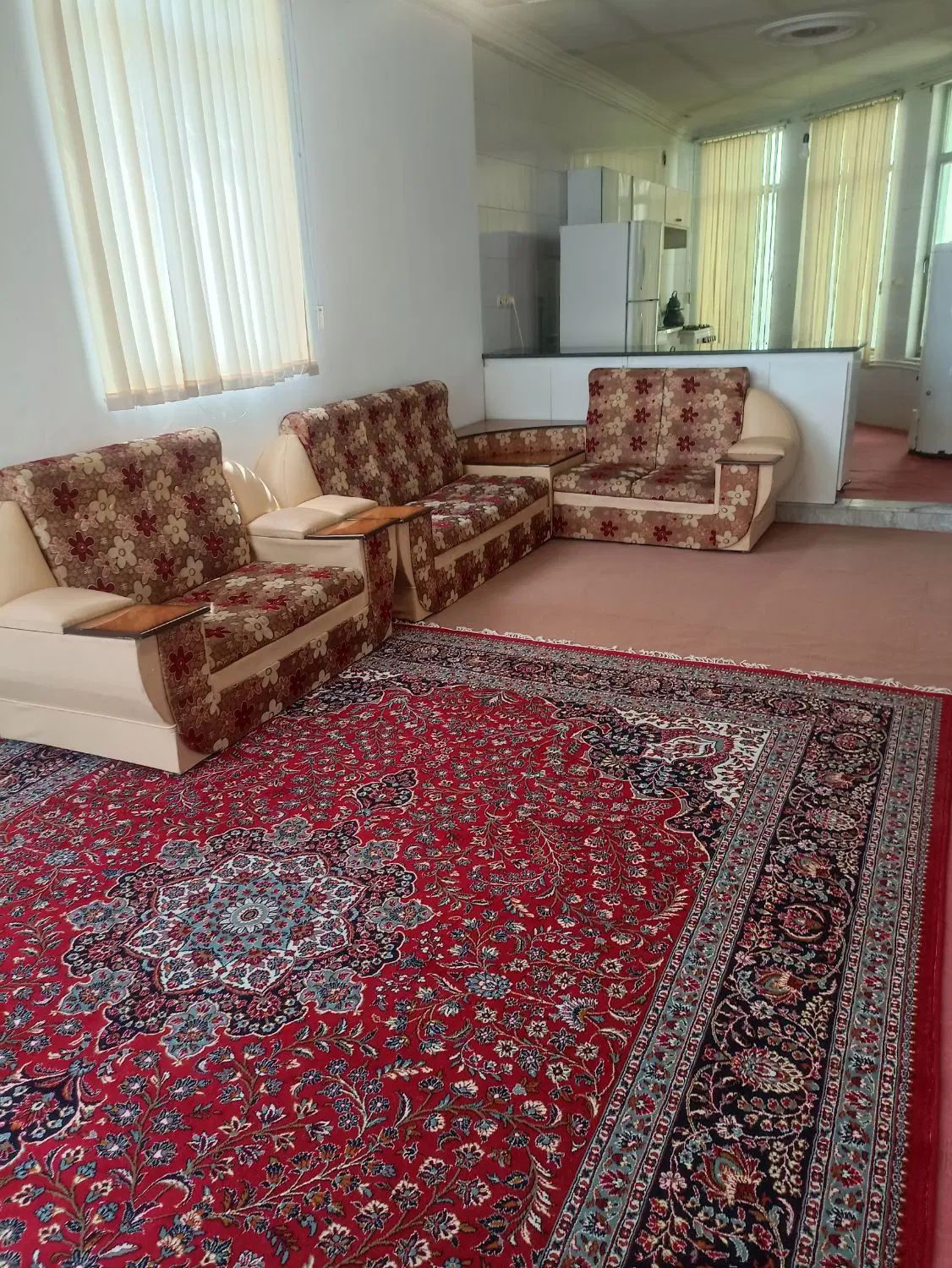 سوییت اجاره ای روزانه آپارتمان بر خ اصلی|اجارهٔ کوتاه‌مدت آپارتمان و سوئیت|کرمانشاه, |دیوار