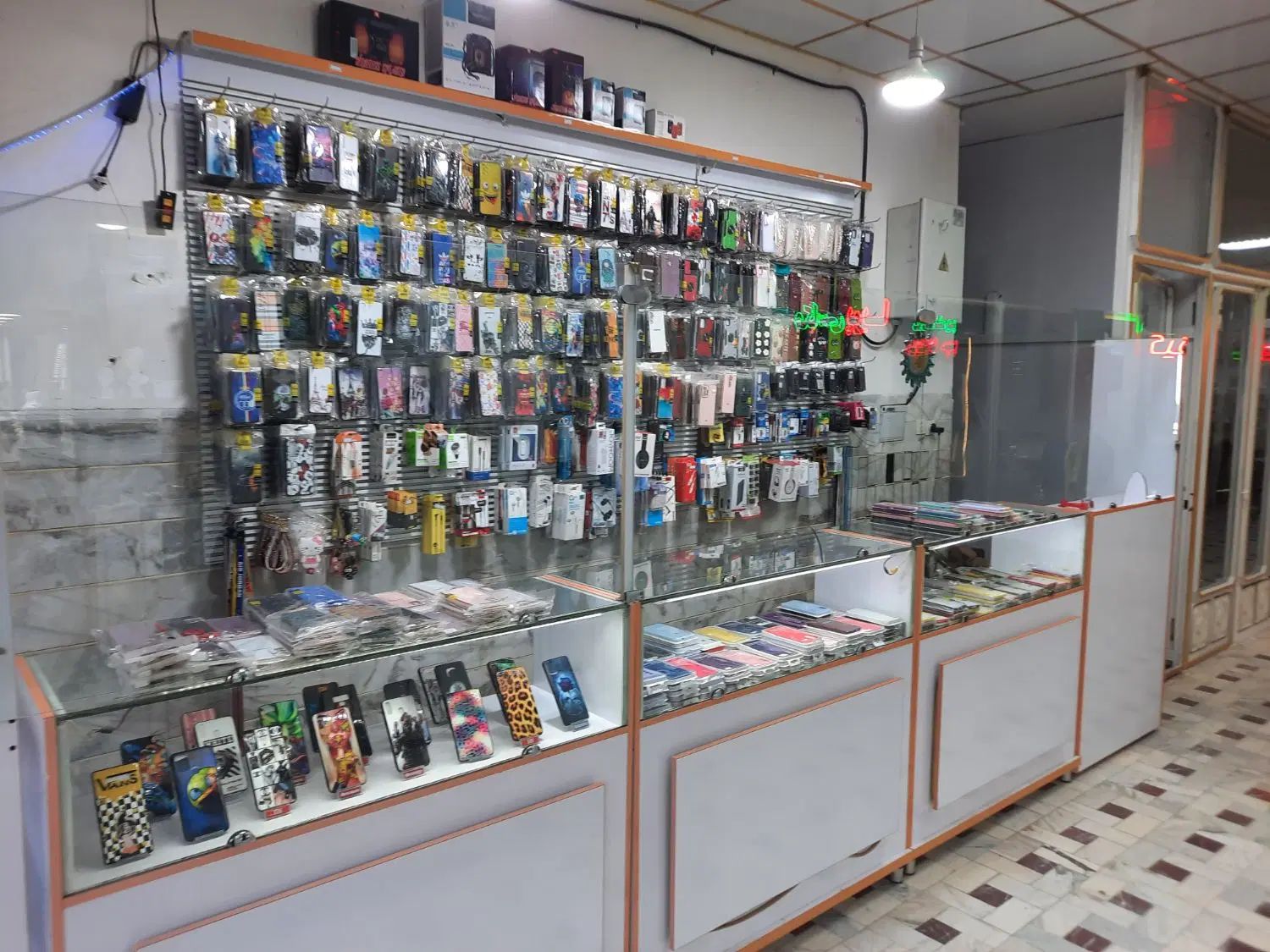 فروش یکجا لوازم جانبی موبایل وسایل تعمیرات نقدوچکی|لوازم جانبی موبایل و تبلت|کمیجان, |دیوار