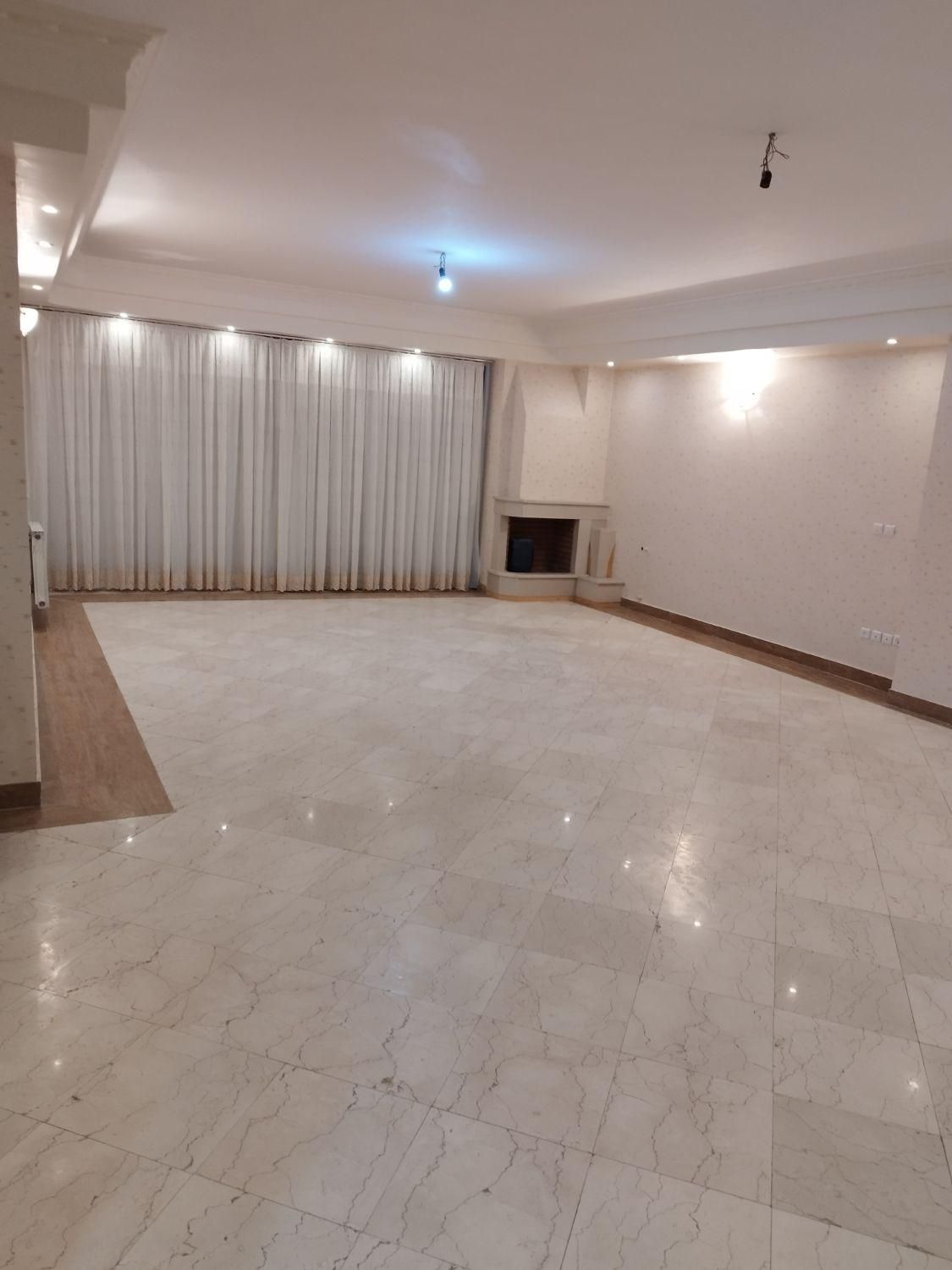 اجاره آپارتمان ۱۸۰ متری ۳ خوابه طبقه ۲ در مصلی|اجارهٔ آپارتمان|اصفهان, مصلی|دیوار