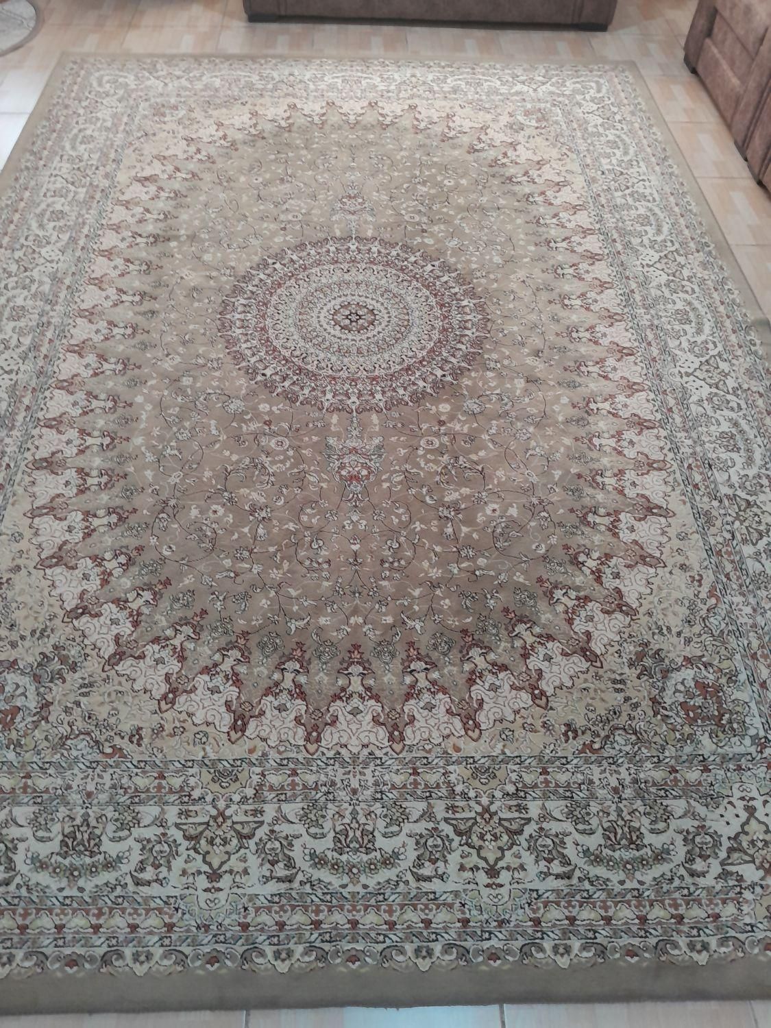 مبل۷نفره۵تومن میزوصندلی۲تومن فرش۹متری۲تومن|مبلمان خانگی و میز عسلی|لاهیجان, گلستان|دیوار