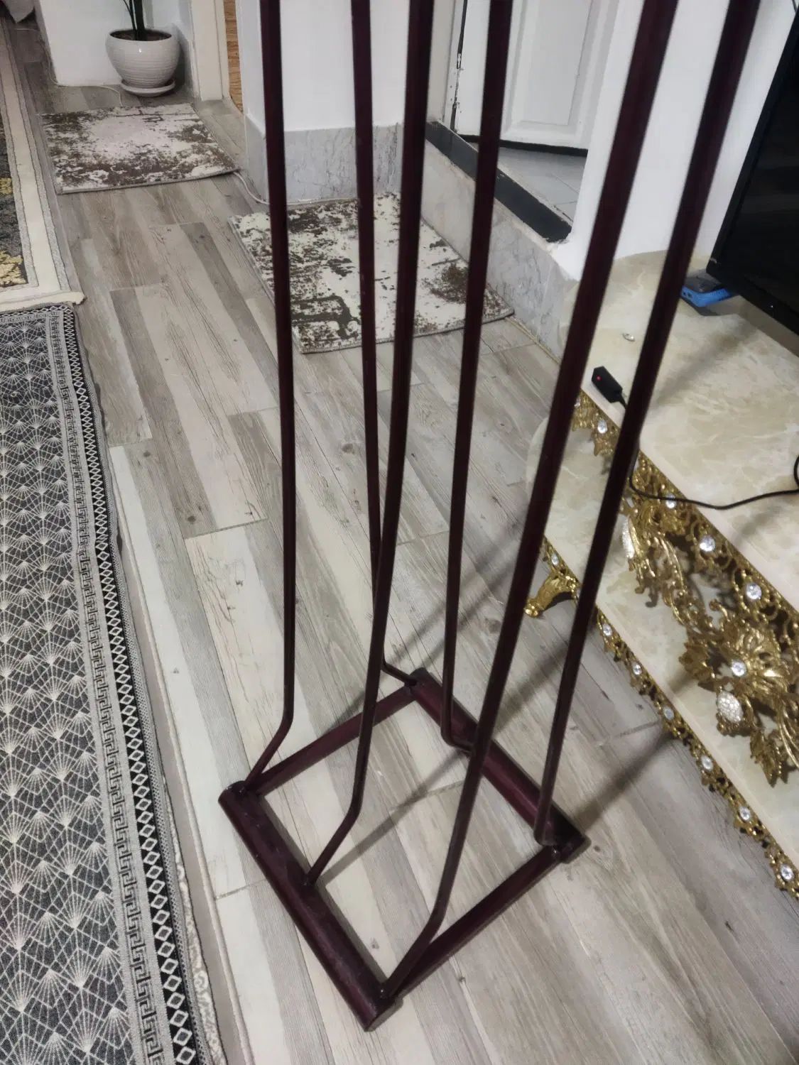رخت اویز|بندرخت و رخت‌آویز|کرمانشاه, |دیوار
