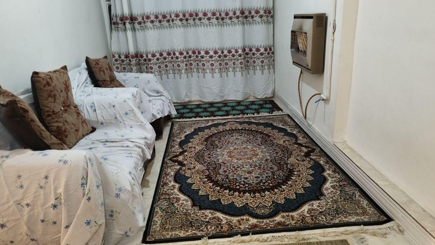 اجاره روزانه سویت تمیز مرکز شهر|اجارهٔ کوتاه‌مدت آپارتمان و سوئیت|شیراز, هفت تنان|دیوار
