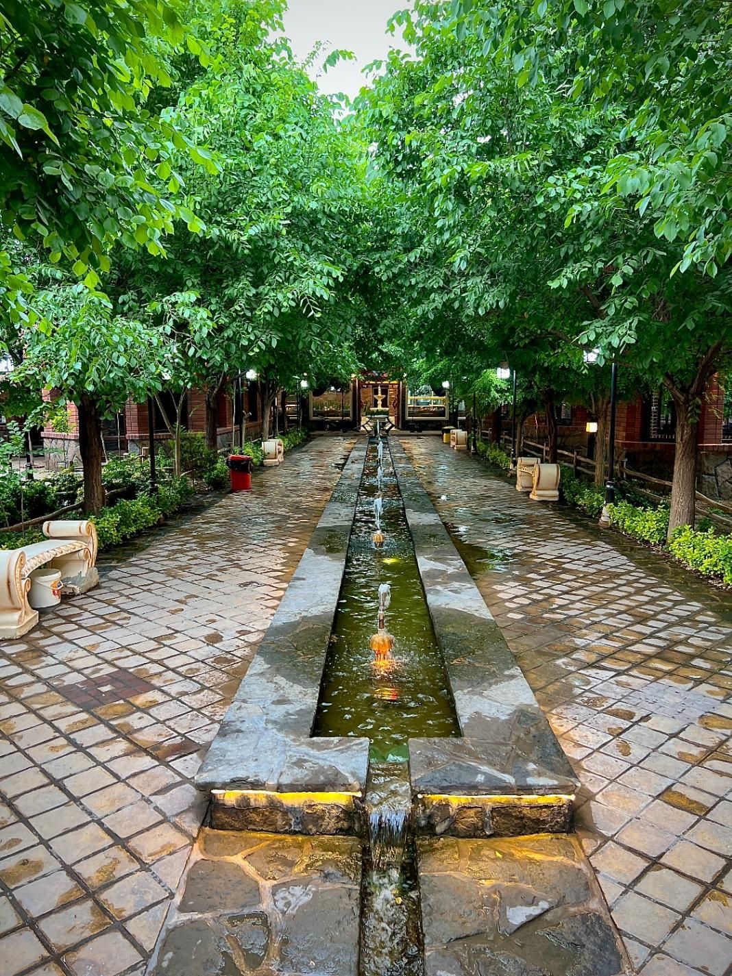 نیرو باغ رستوران دنج|استخدام خدمات فروشگاه و رستوران|قم, شهر قائم|دیوار