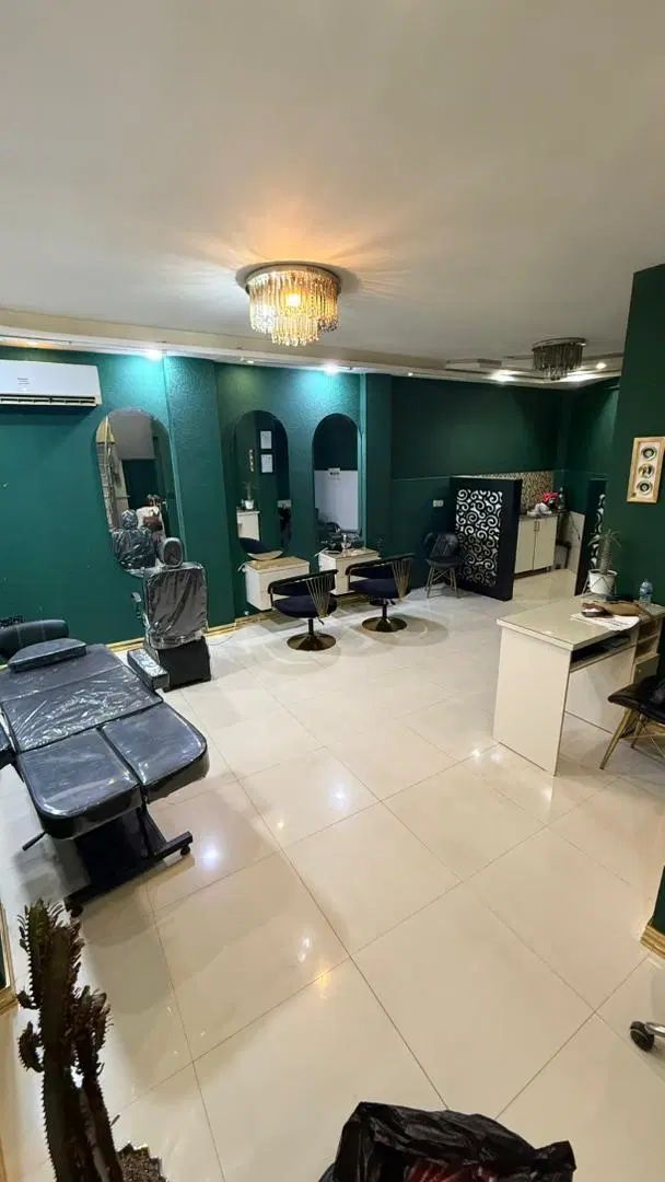 اجاره لاین در سالن زیبایی|اجارهٔ دفتر کار، اتاق اداری، مطب|رشت, کاکتوس|دیوار