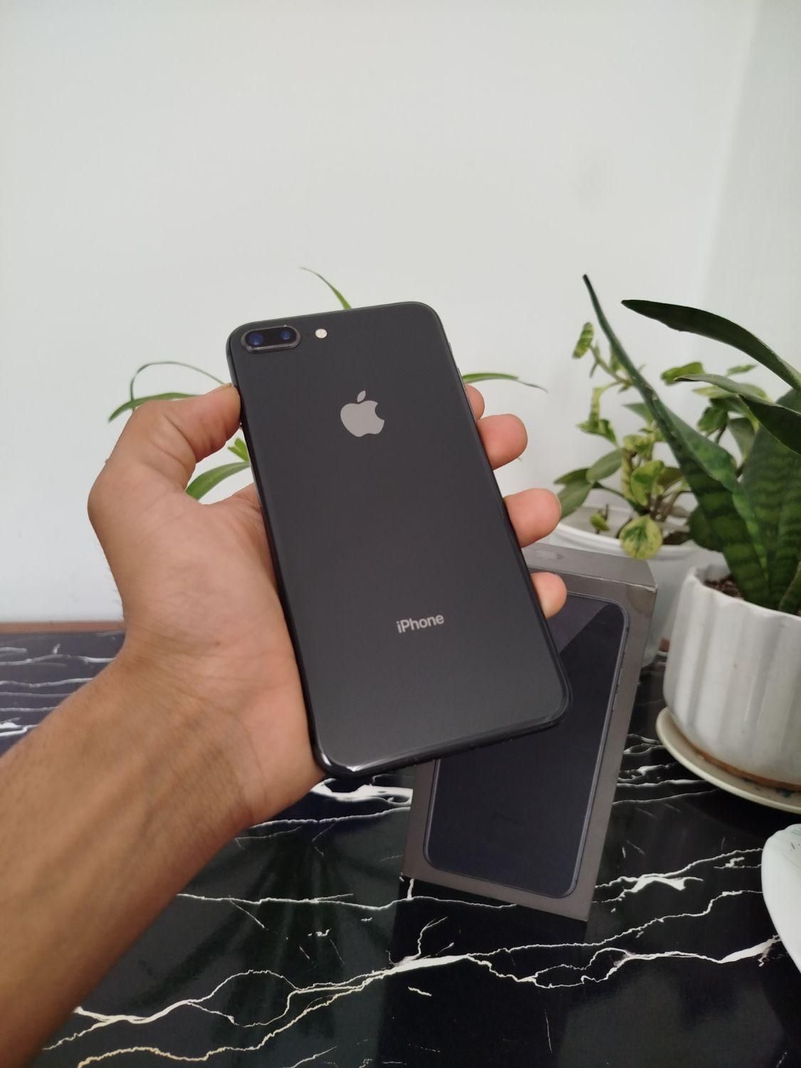 اپل iPhone 8 Plus با حافظهٔ ۶۴ گیگابایت تمیز|موبایل|تهران, آبشار تهران (دریاچه)|دیوار