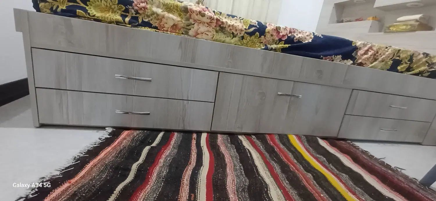 تخت تک نفره بزرگ / باکس دار کشویی/ تشک|تخت و سرویس خواب|کرج, ساماندهی|دیوار