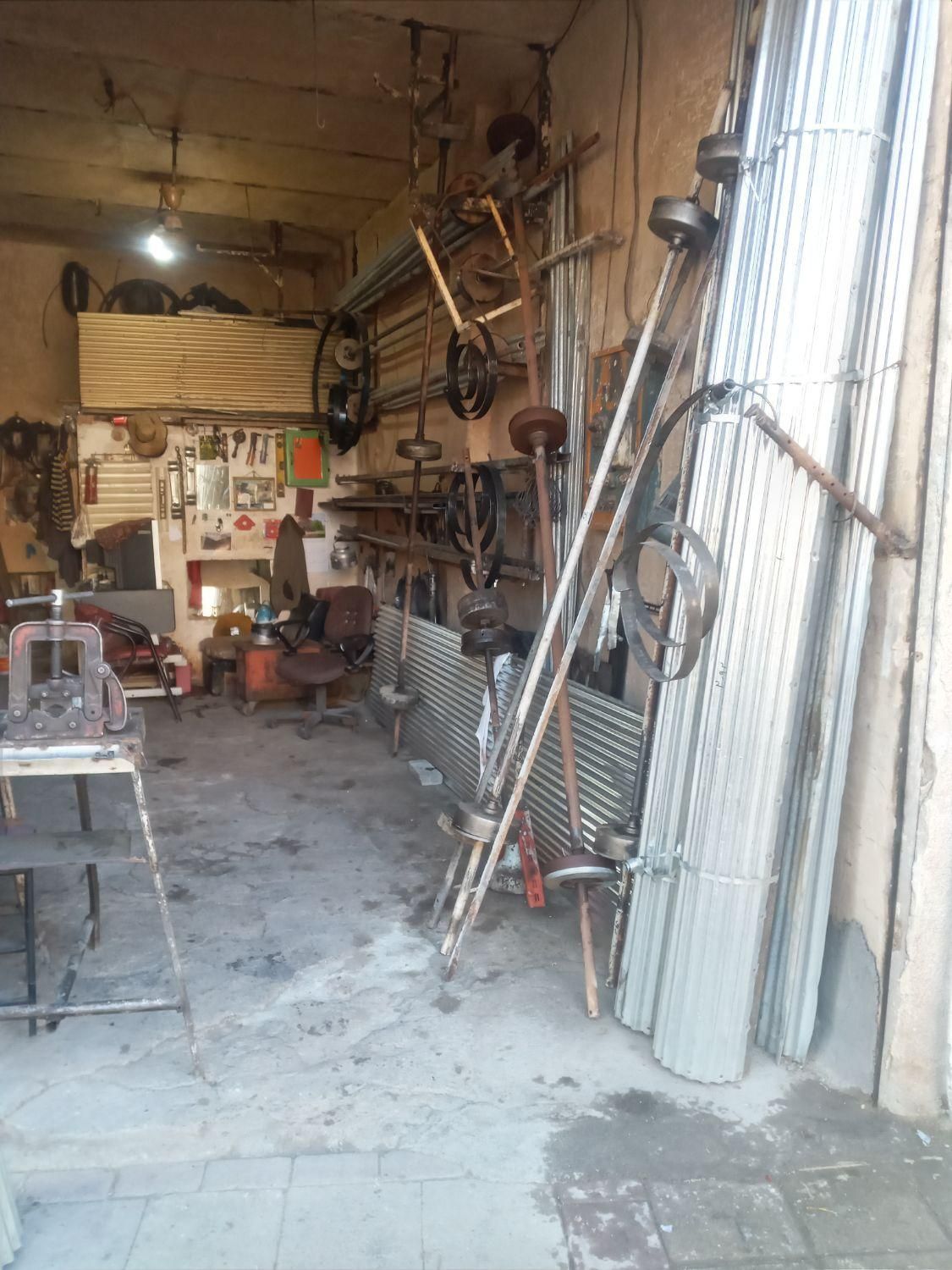 ساخت کرکره نو،،کار کرده تعمیر تعویض فنر|خدمات پیشه و مهارت|کرمانشاه, |دیوار