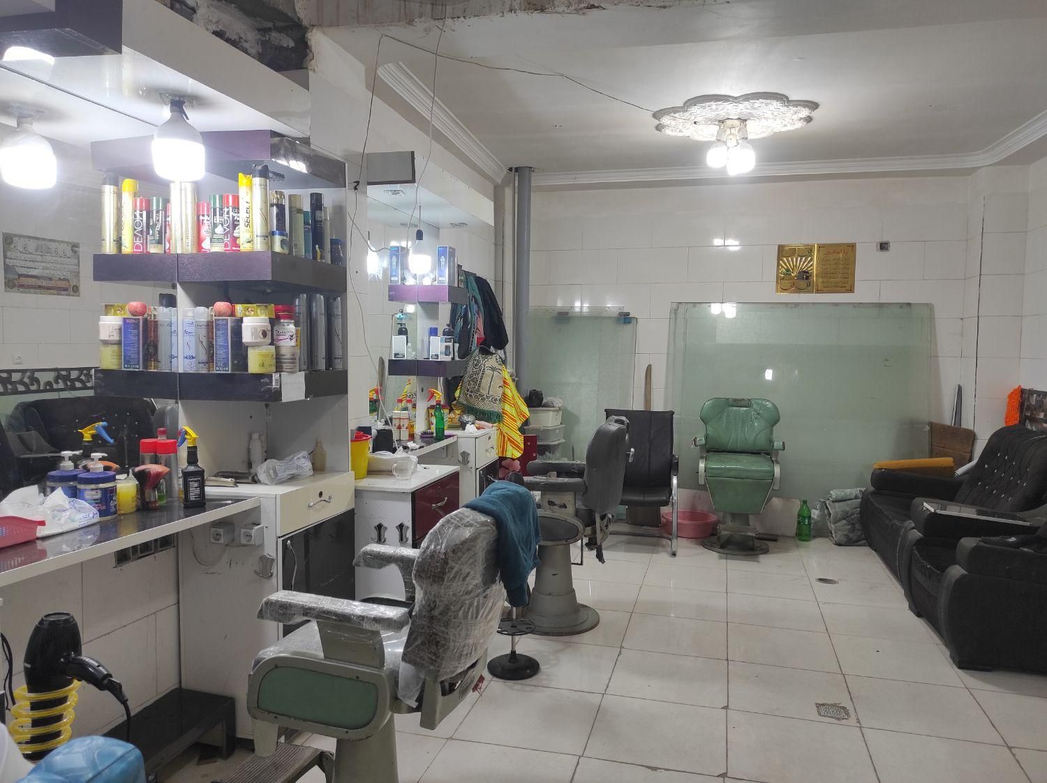 فروش وسایل آرایشگاه کامل یکجا زیر قیمت حراج|آرایشگاه و سالن‌های زیبایی|چابهار, |دیوار