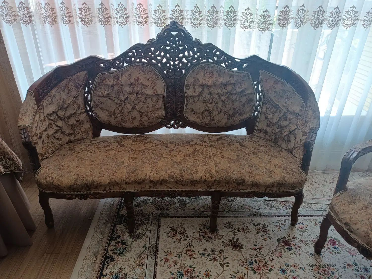 مبل سلطنتی|مبلمان خانگی و میز عسلی|اصفهان, درب سیبه علیا|دیوار