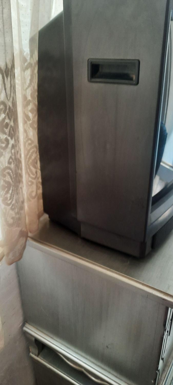 ب علت کمبود جا فروخته می‌شود|تلویزیون و پروژکتور|گرمدره, |دیوار