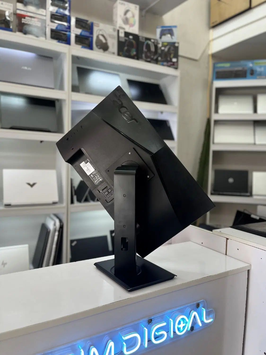 مانیتور Acer  فرملس ۲۴ ips پایه آسانسوری|قطعات و لوازم جانبی رایانه|رشت, دیلمان|دیوار