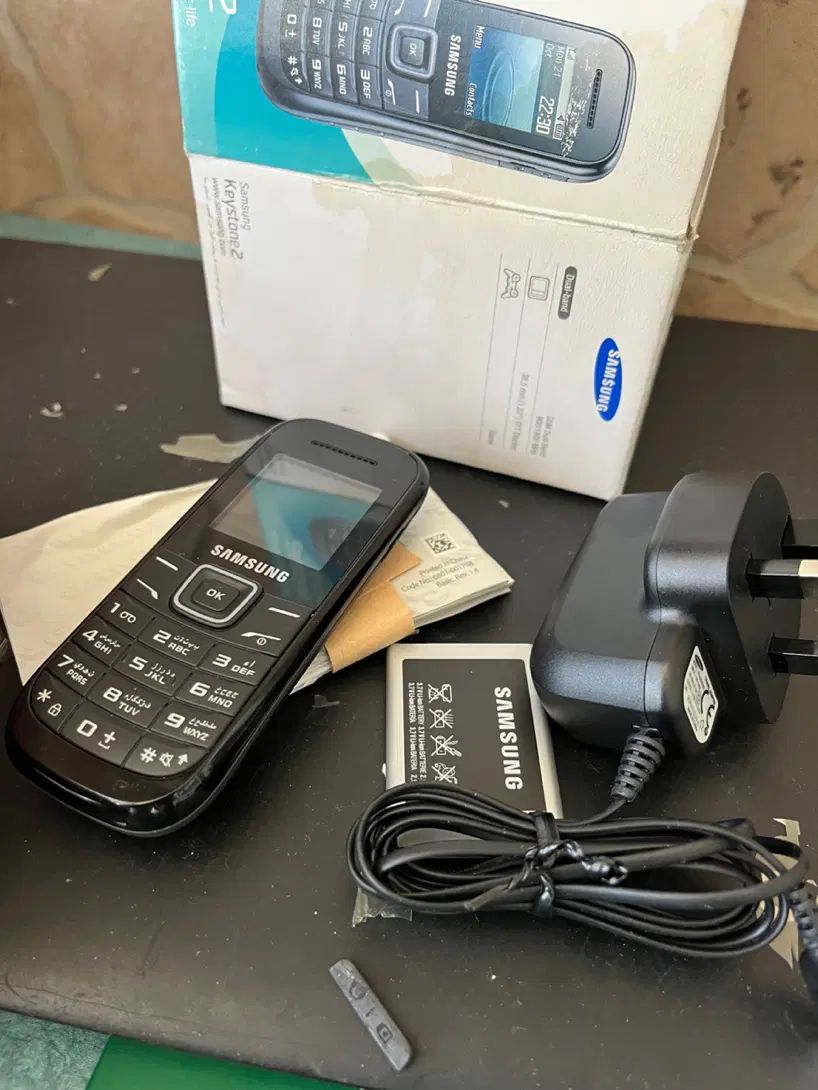 Samsung E 1200 R|موبایل|تهران, گلستان (شهرک راه آهن)|دیوار