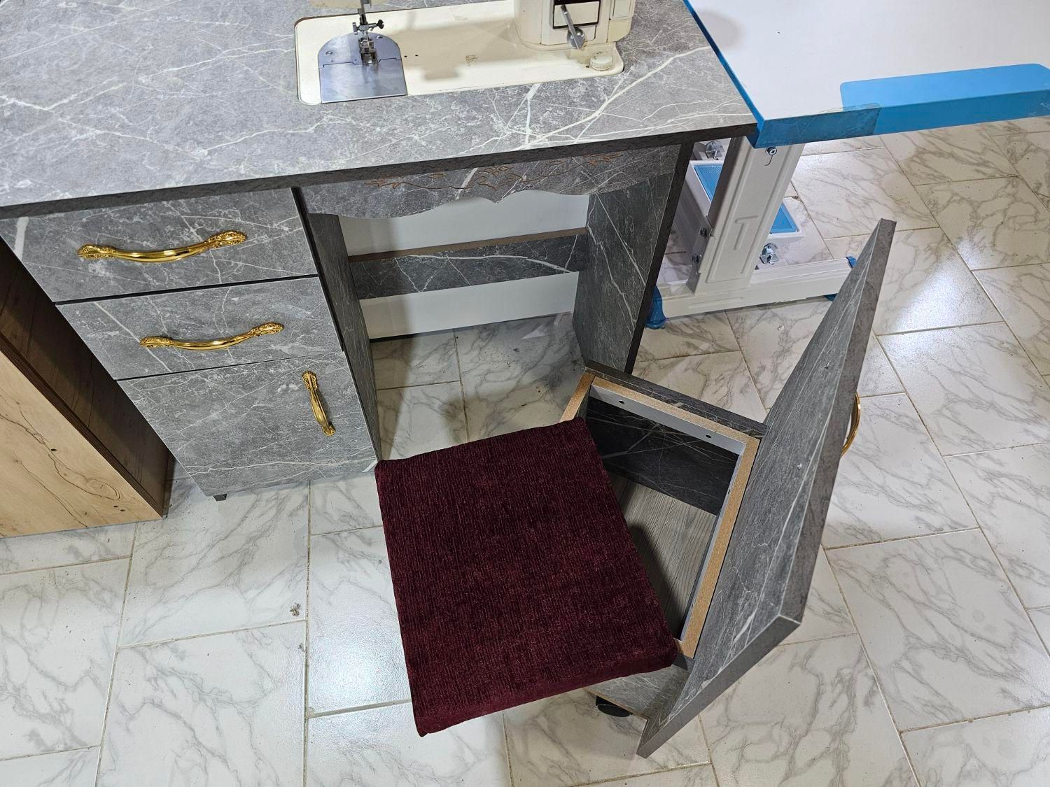 میز چرخ خیاطی با صندلی|لوازم خیاطی و بافتنی|قشم, |دیوار