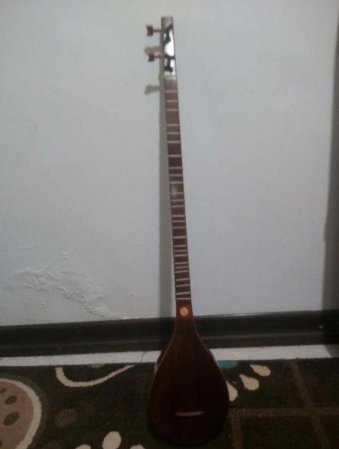 سه تار اصلی|سازهای سنتی|رشت, گلسار|دیوار