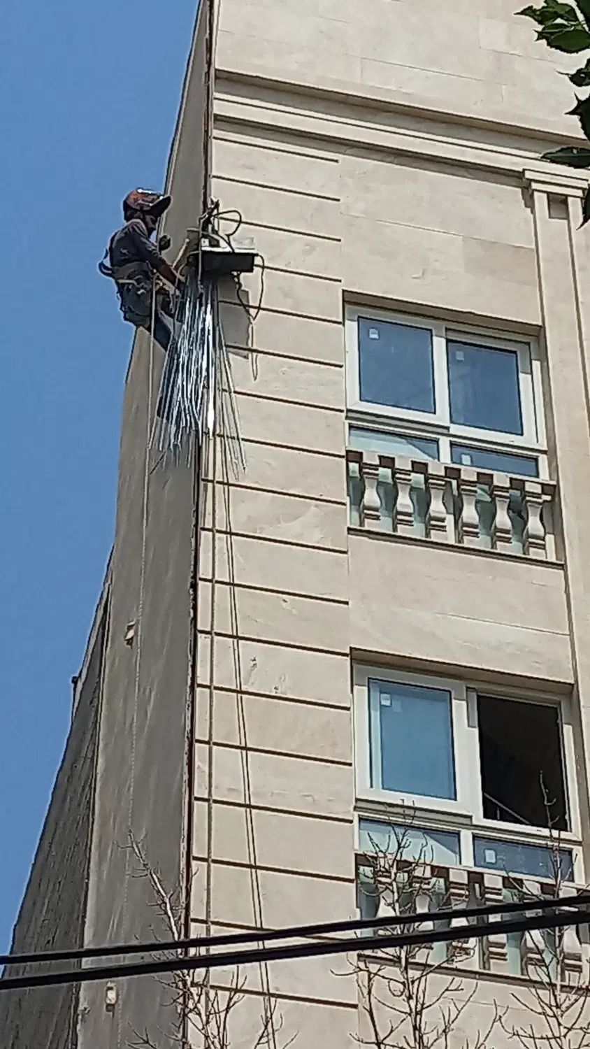 پیچ رولپلاک سنگ شستشوی نما راپل بدون داربست|خدمات پیشه و مهارت|مشهد, سجاد شهر|دیوار