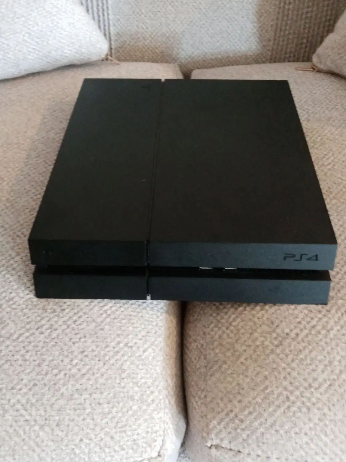 ps4فت درحد نو و سالم با دو دسته اصل بسیارپول نیازم|کنسول، بازی ویدئویی و آنلاین|گرگان, |دیوار