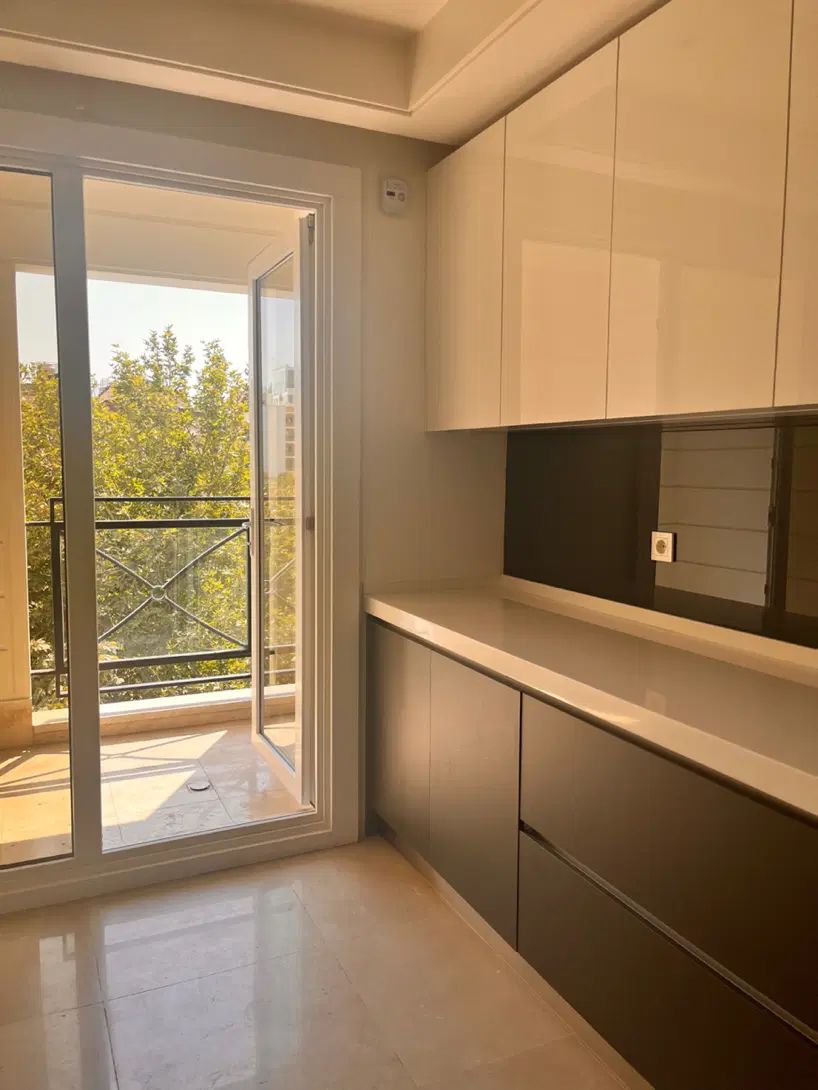 اپارتمان ۱۸۵ متر / محصور در باغ چنار|فروش آپارتمان|تهران, باغ فردوس|دیوار