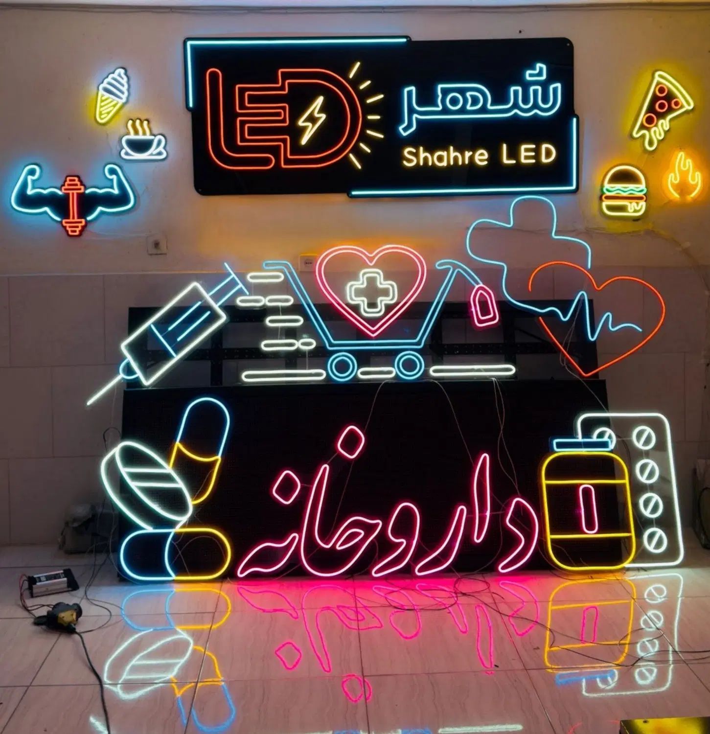 تابلوسازی تابلوروان تابلو روان LED ال ای دی نئون|فروشگاه و مغازه|اراک, |دیوار