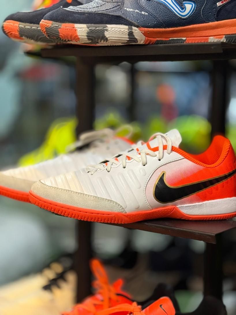 کفش فوتسال حرفه‌ای برندهای اورجینال|کیف، کفش، کمربند|زابل, |دیوار