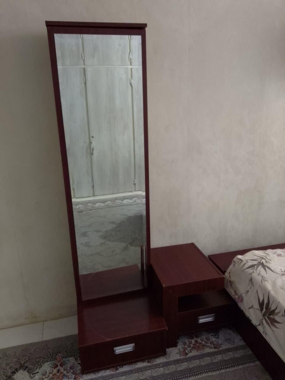 تخت۲نفره همراه باتشت وآینه قدی دوعددباکس وکیشودار|تخت و سرویس خواب|اسلام‌شهر, |دیوار