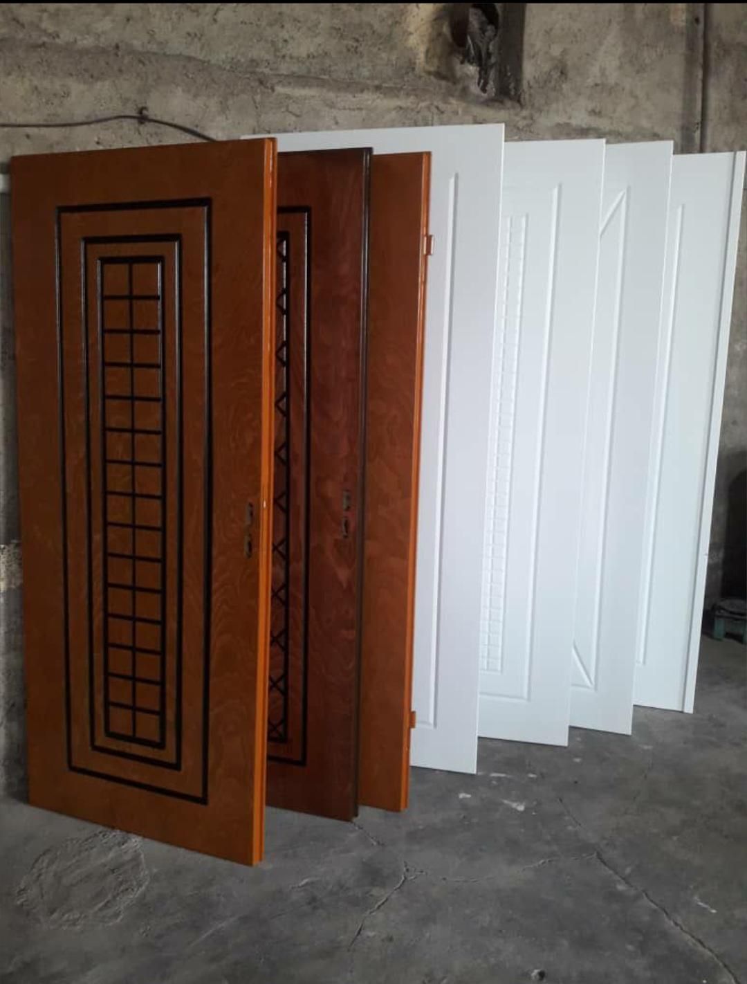 لنگه درب اتاقی ورودی و ضدآب.تعویض درب شکسته پوسیده|مصالح و تجهیزات ساختمان|تبریز, |دیوار