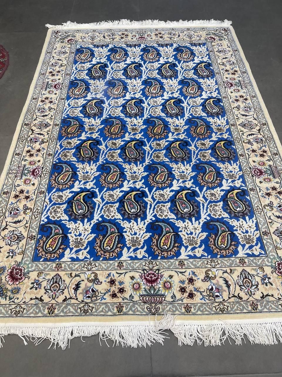 فرش دستباف (بساک ) نایین بته جقا گل ابریشم|فرش|مشکیندشت, |دیوار