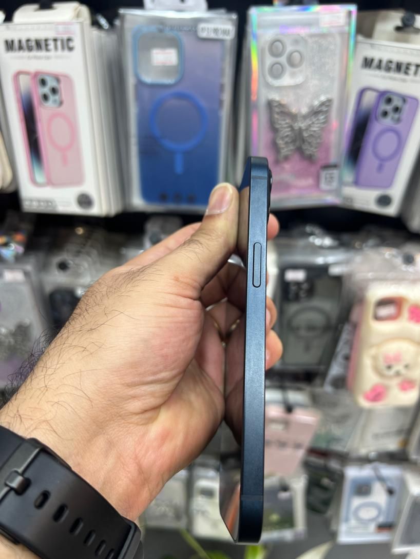 اپل iPhone 13 با حافظهٔ ۱۲۸ گیگابایت|موبایل|رشت, معلم|دیوار