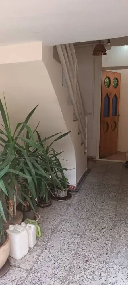 حیاط100متری نارمک میدان 86 1از2ط اول|اجارهٔ آپارتمان|تهران, زرکش|دیوار