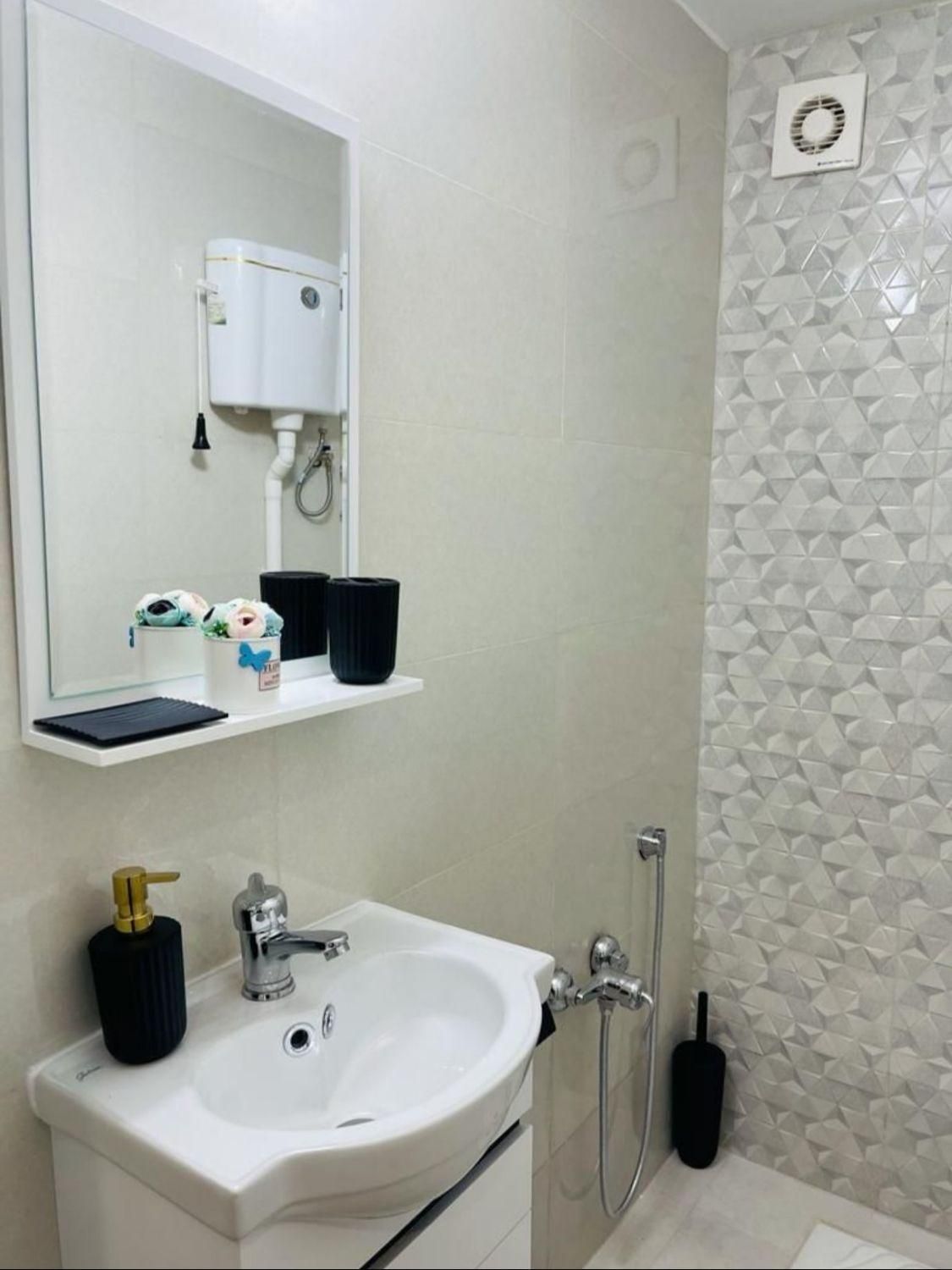 مبله شیک سر خیابان اصلی|اجارهٔ کوتاه‌مدت آپارتمان و سوئیت|بوشهر, |دیوار