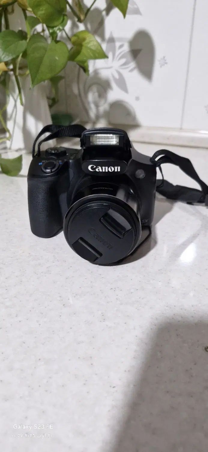 با سلام،دوربین canon،هم قابلیت عکاسی و فیلم برداری|دوربین عکاسی و فیلم‌برداری|اسدآباد, |دیوار