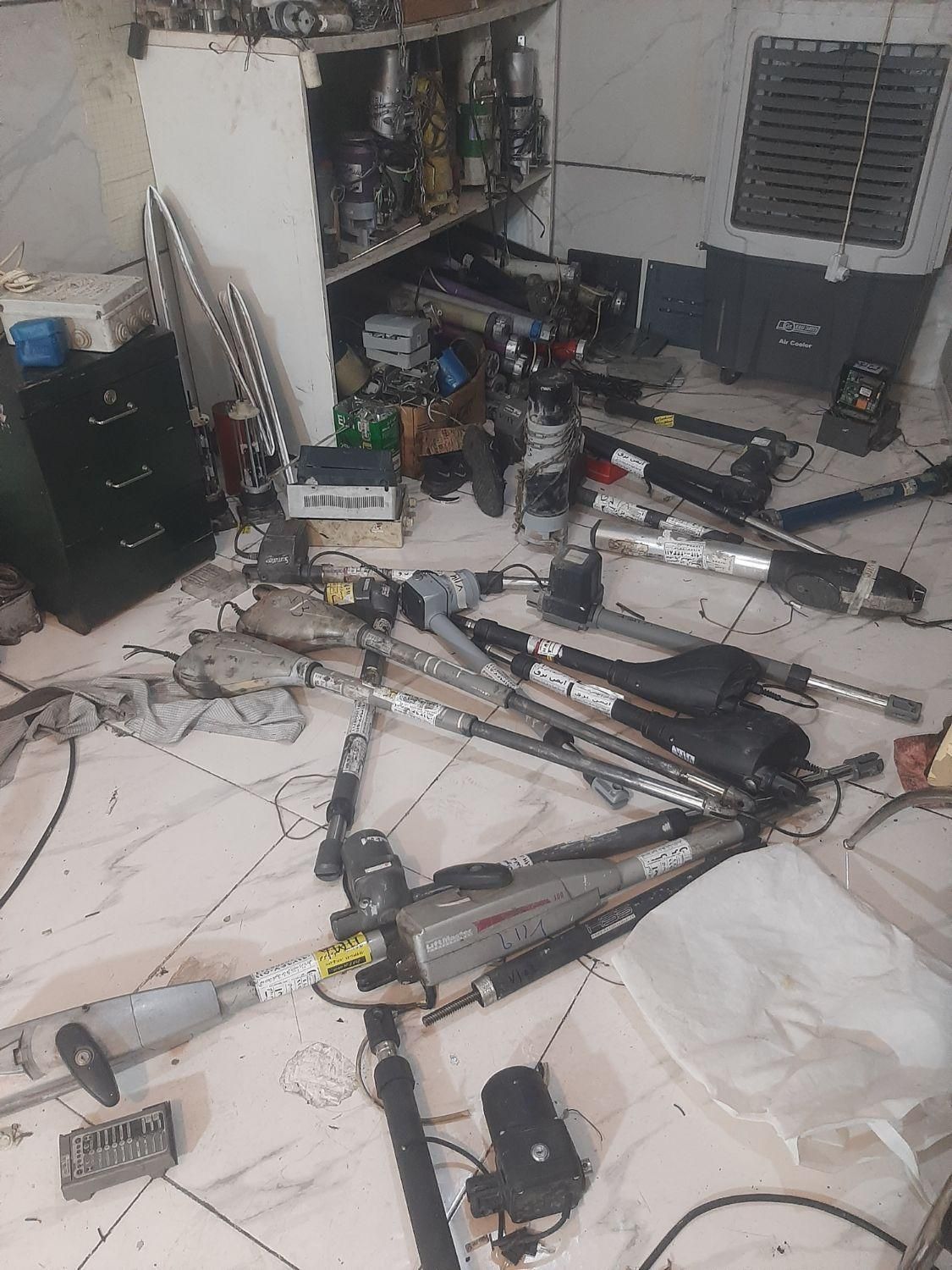 فروش،نصب،تعمیرات کرکره برقی،جک درب،دوربین مداربسته|خدمات پیشه و مهارت|هشتگرد, شهرک دانش|دیوار