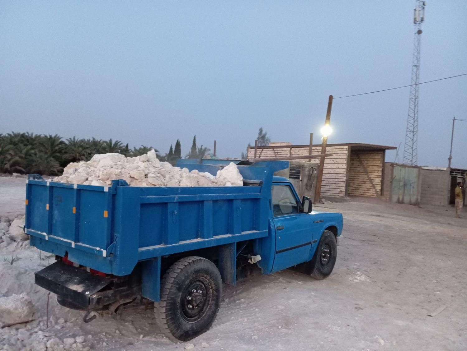 نیسان کمپرسی حمل انواع شن باراهک|خدمات حمل و نقل|بم, |دیوار