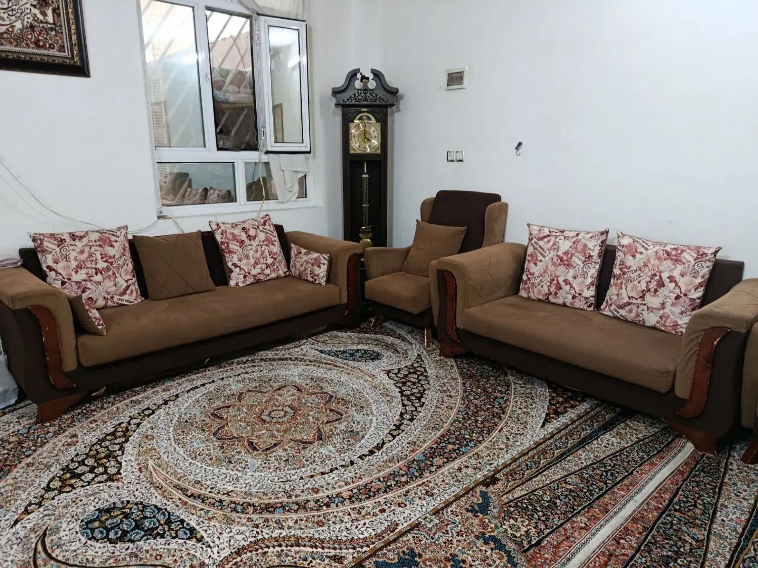 مبل راحتی ۷نفره و میز تلفن و ساعت ایستاده|مبلمان خانگی و میز عسلی|مشهد, منزل آباد|دیوار