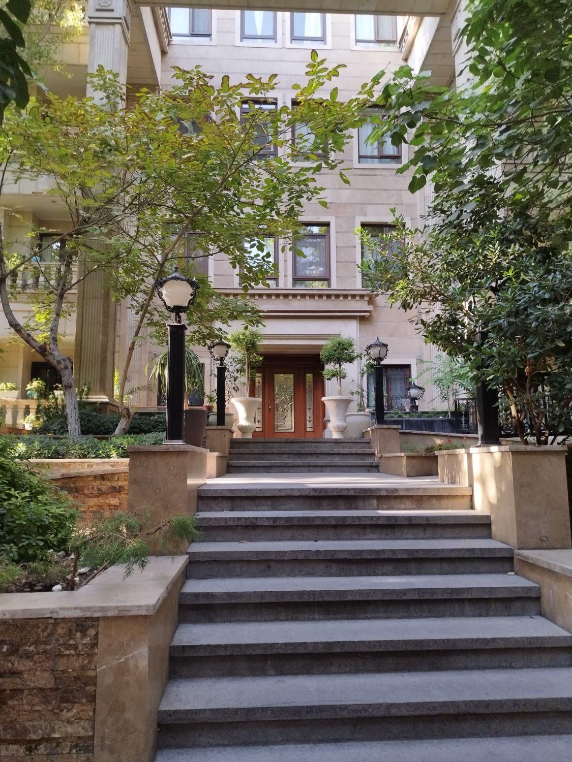 ۱۴۰متر۳خ/برج باغ فول مشاعات/ونک شیخ بهائی/ویومشجر|اجارهٔ آپارتمان|تهران, آرارات|دیوار