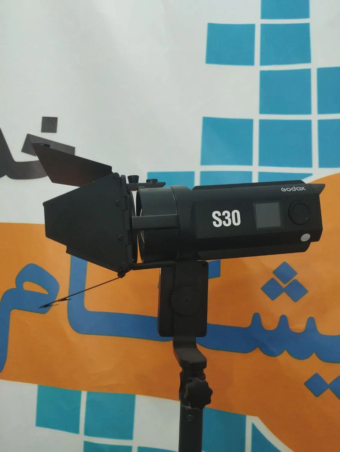 ویدئو لایت godox s30|دوربین عکاسی و فیلم‌برداری|تهران, آبشار|دیوار