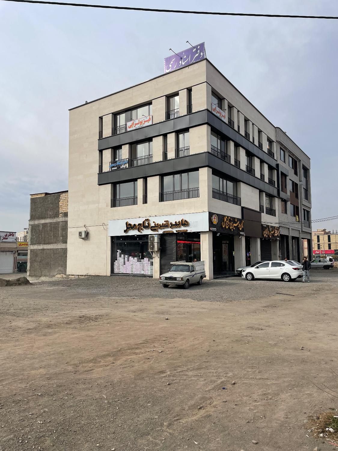 واحد اداری بلوار اصلی مهرگان|فروش دفتر کار، اتاق اداری، مطب|محمدیه-قزوین, |دیوار