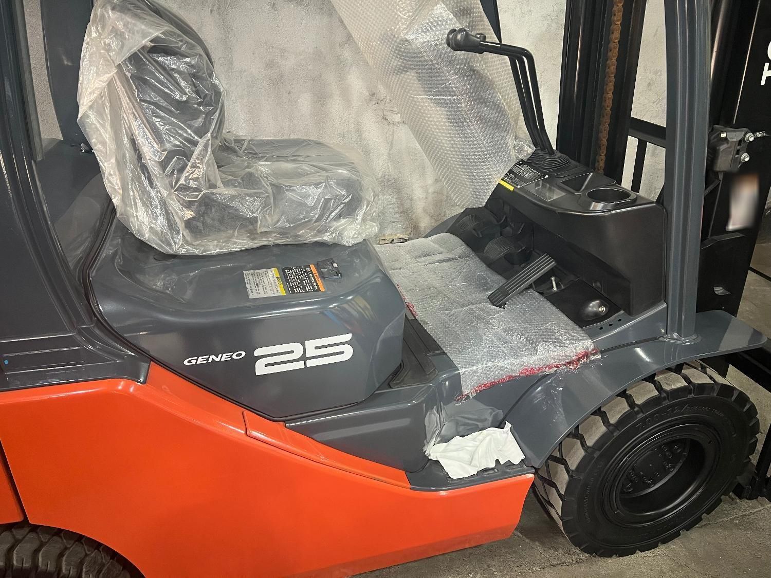 لیفتراک ۲.۵ تن تویوتا ۸ اف مدل ۲۰۲۱ دیزل مشابه صفر|خودرو سنگین|ری, دولتآباد|دیوار