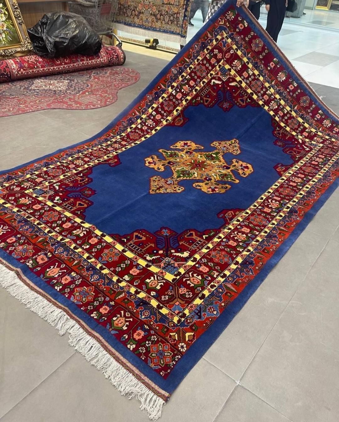 فرش دستباف(بساک) ۸ متری نقشه قشقایی کرک ریز باف|فرش|مشکین‌دشت, |دیوار