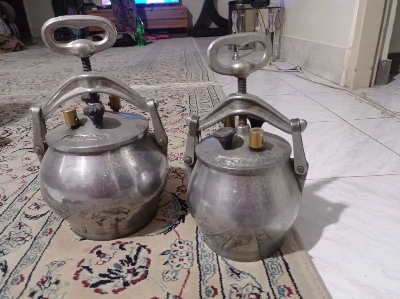 زودپز نجف ابادی|ظروف پخت‌وپز|اصفهان, باغ فدک|دیوار