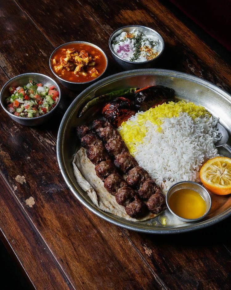 اجاره ۱۰۰ متر تهیه غذا فقط به برند بر اصلی جمهوری|اجارهٔ مغازه و غرفه|تهران, فردوسی|دیوار
