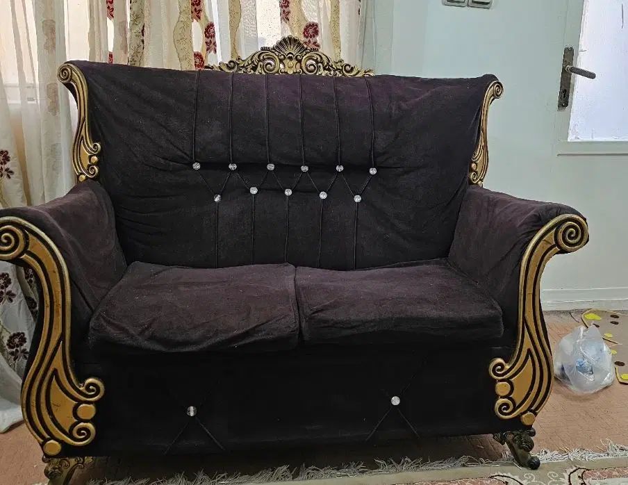 مبل ۶ نفره کارکرده به همراه میز و ۲ عدد صندلی ست|مبلمان خانگی و میز عسلی|دزفول, |دیوار