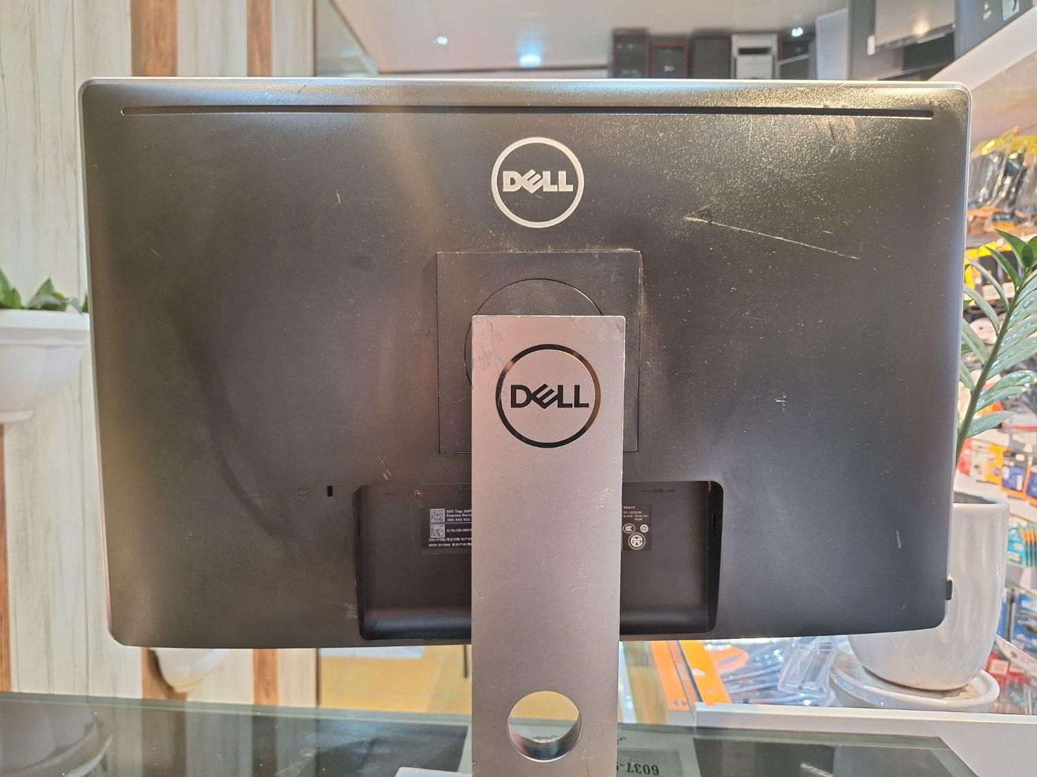 مانیتور حرفه‌ای Dell UZ2315H|قطعات و لوازم جانبی رایانه|اصفهان, شفق|دیوار