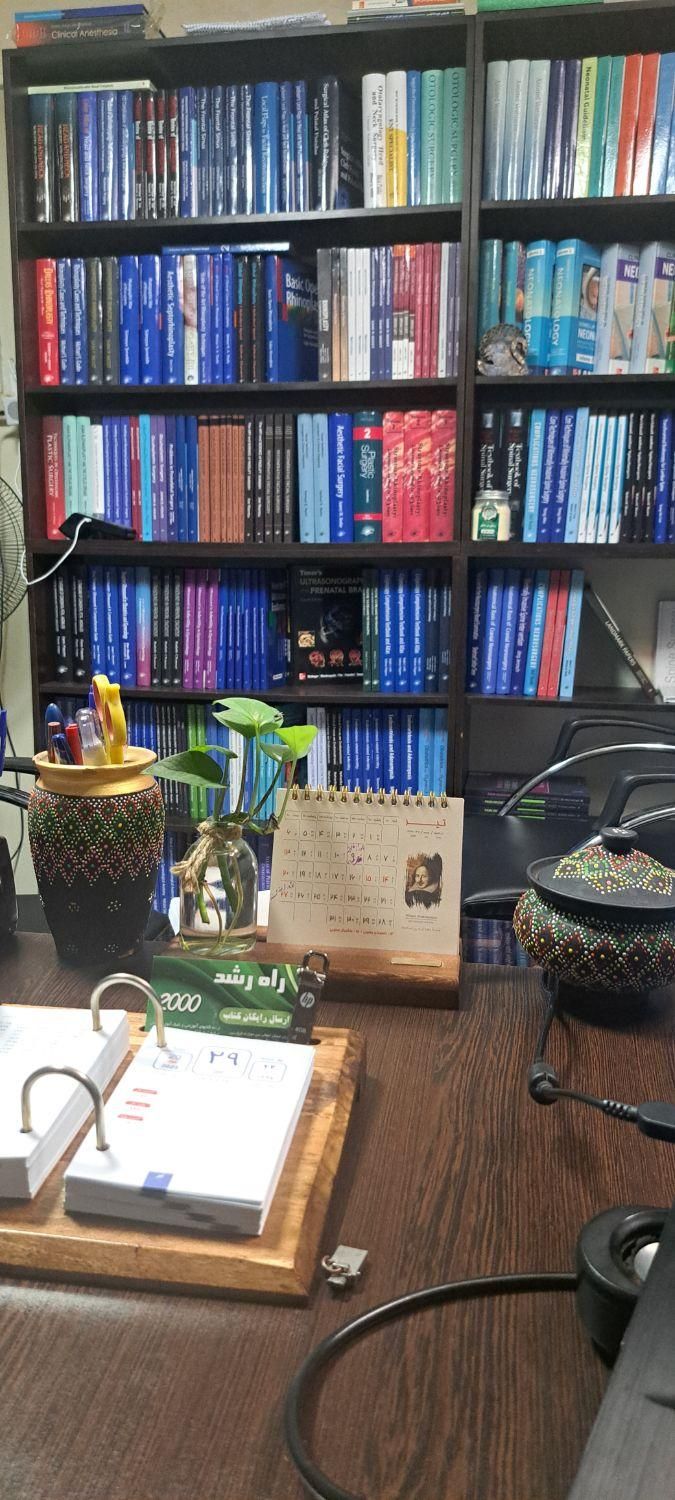 همکار آقا جوان آشنا به کامپیوتر|استخدام رایانه و فناوری اطلاعات|تهران, فلسطین (میدان انقلاب)|دیوار