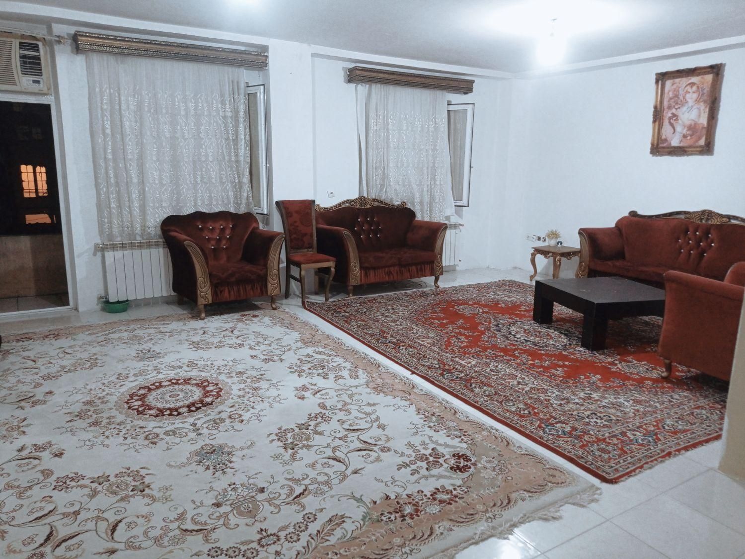 آپارتمان دربست درطبقه اول‌ مالک هستم.پاسخگو حتی شب|اجارهٔ کوتاه‌مدت آپارتمان و سوئیت|آستارا, |دیوار